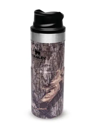 Stanley Classic Trigger Action Country DNA Mossy Oak Travel 0,47 Mug - - Outdoor i Centrum